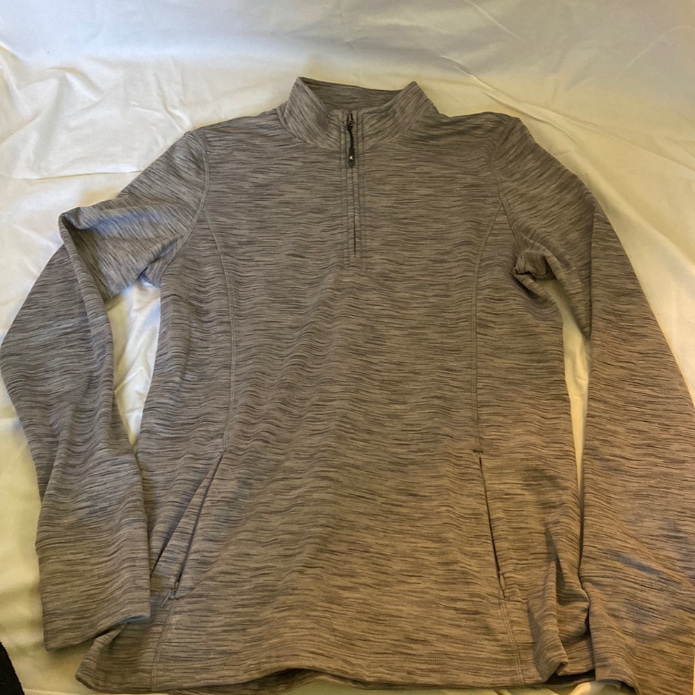 Womens athletic pull over